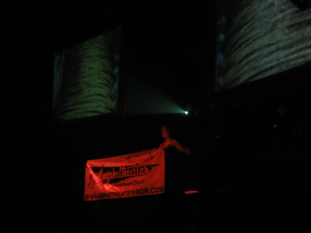Suzy Solar @ The Amphitheater