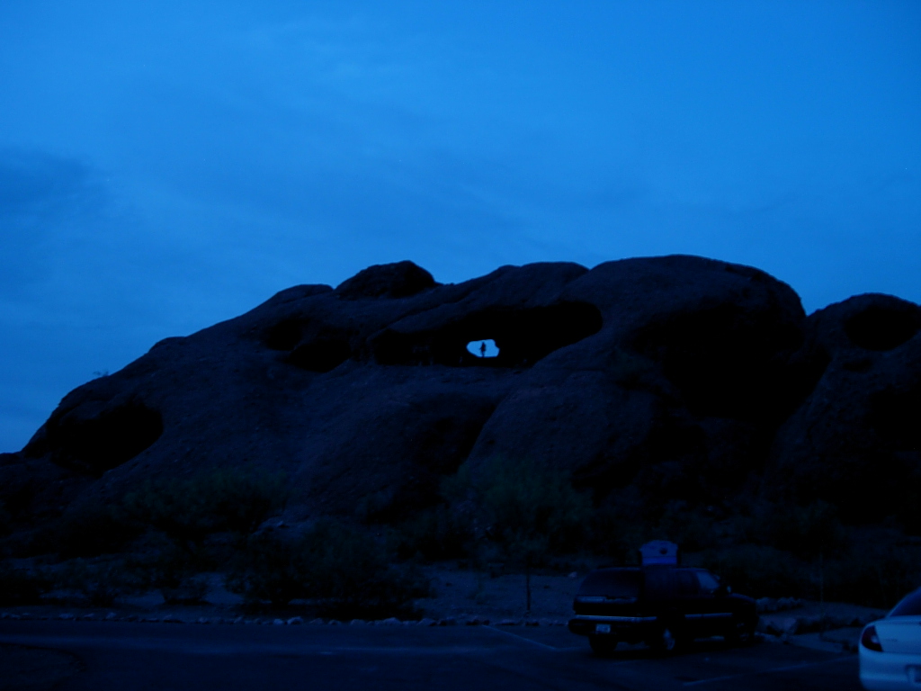 38. May 17, 09 - silhouette in the red rock